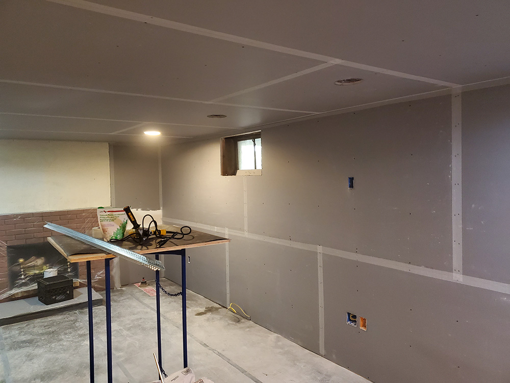 Basement Renovation after Blueboard - Part 2
